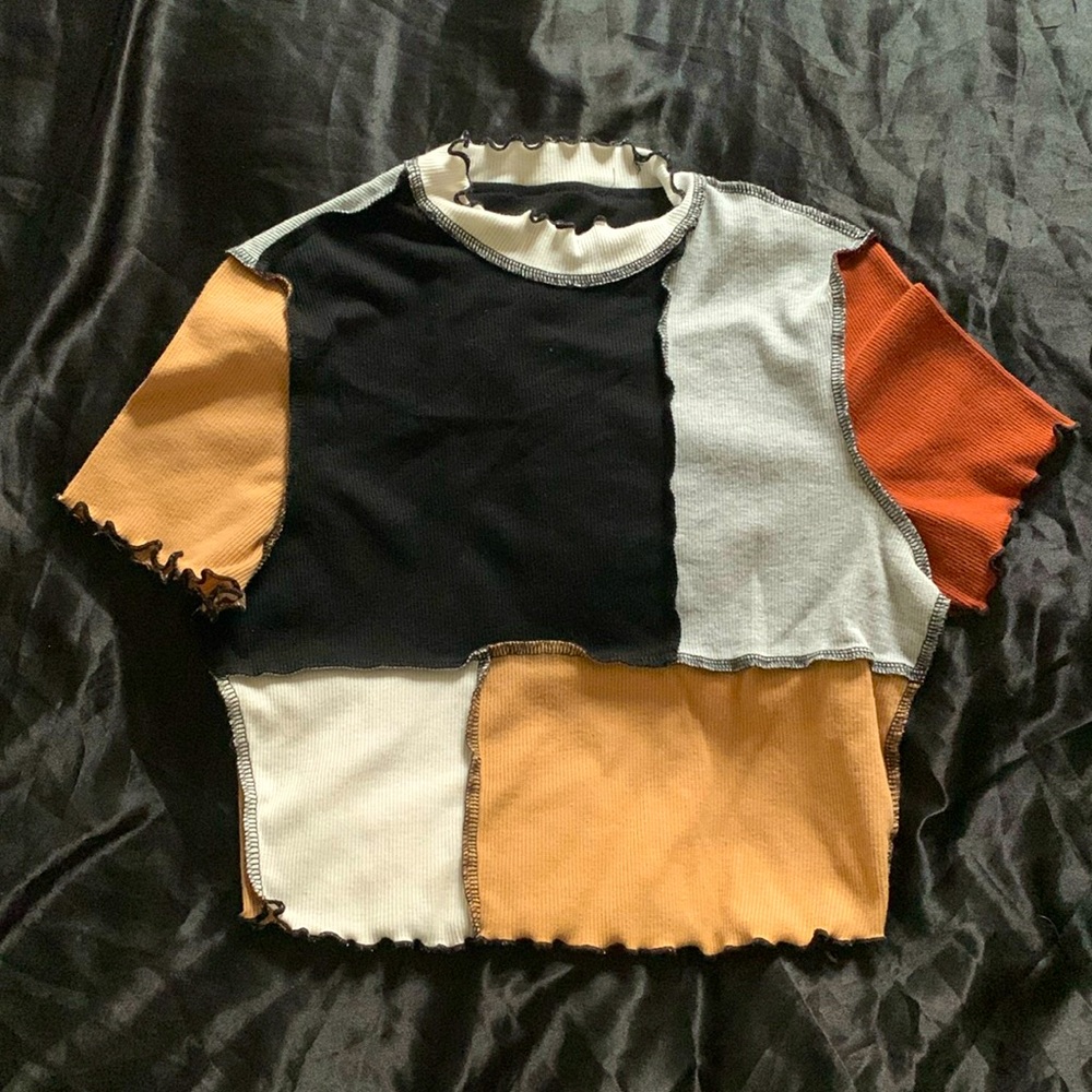Comfortable Crop tank top, very stylish. has a a stretchy material.